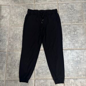 Lululemon Women’s Joggers – Size 10 – Black